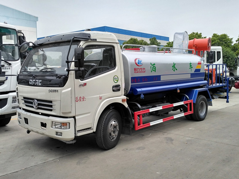 东风多利卡10方喷雾洒水车