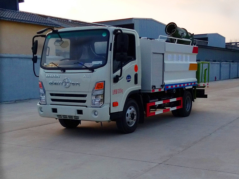 大运5吨方罐多功能抑尘车