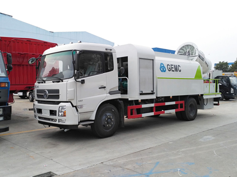 东风天锦圆罐8.5方多功能抑尘车