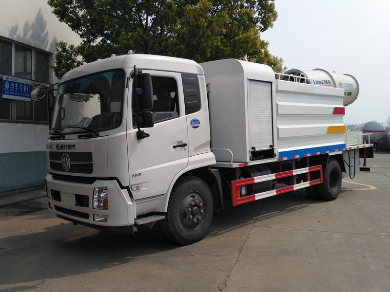 东风天锦方罐11吨多功能抑尘车