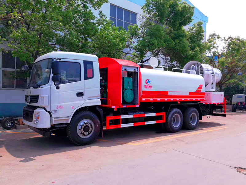 东风随专18吨多功能抑尘车