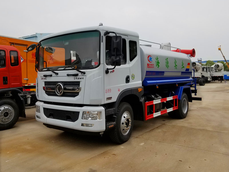 东风D9-11吨多功能抑尘车