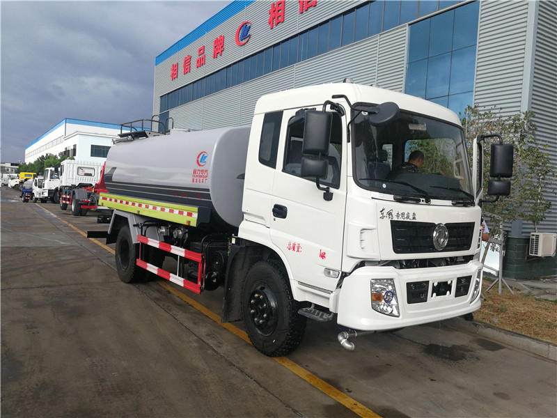 东风专底12方洒水车