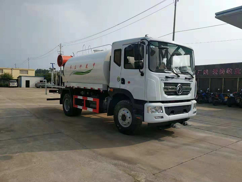 东风D9（12吨）喷雾洒水车