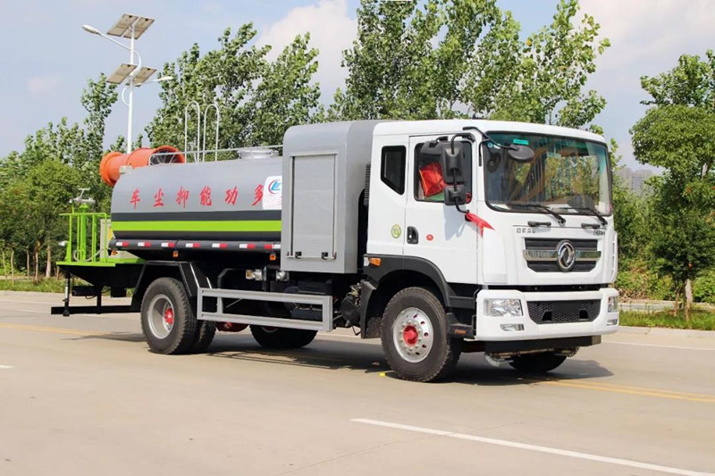 东风D9（13方）喷雾洒水车