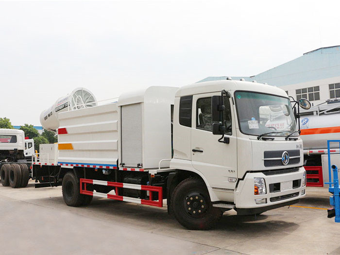 东风天锦（11吨）抑尘车