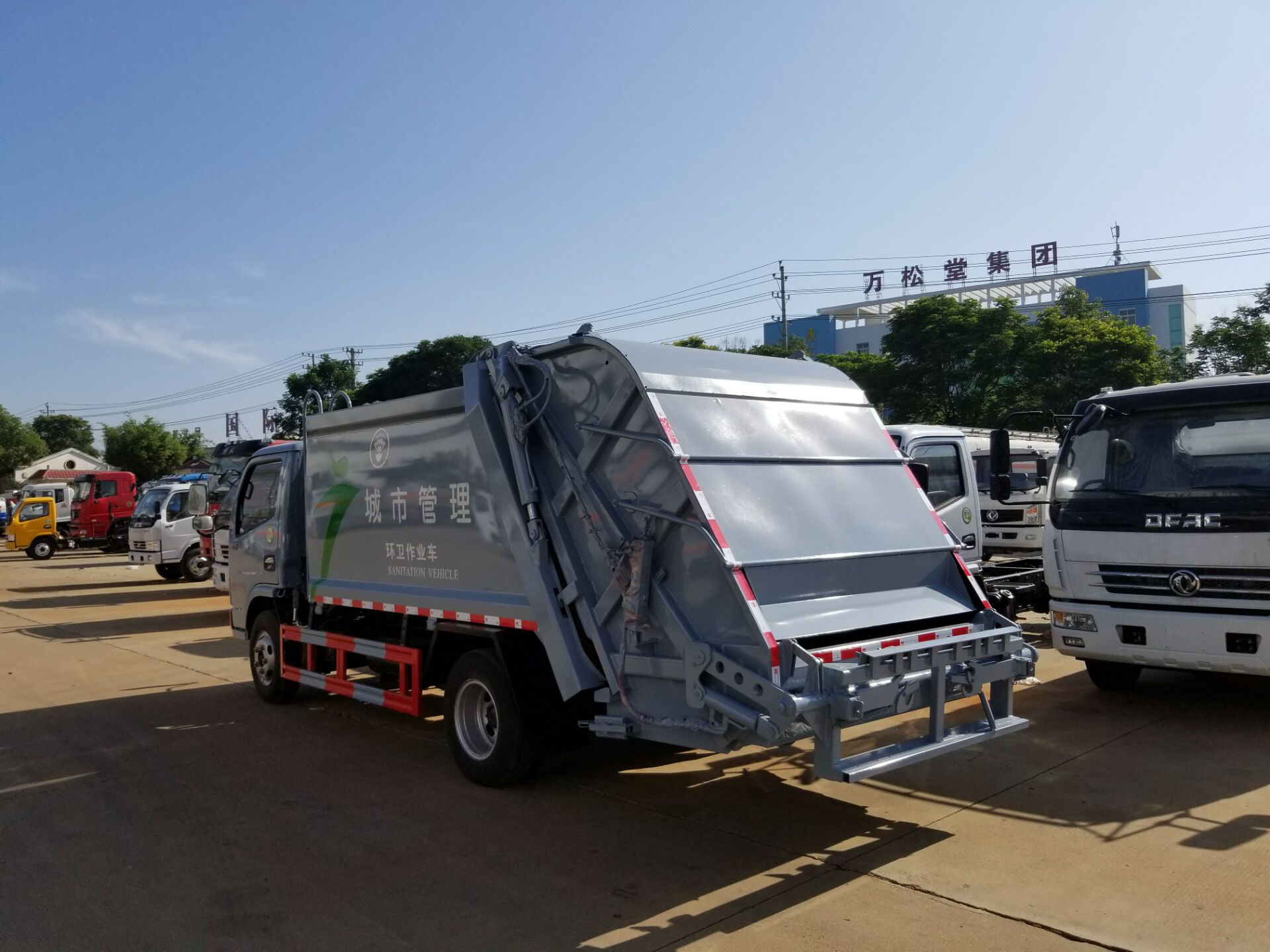 城市管理专用压缩垃圾车