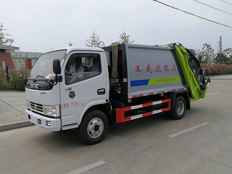 东风多利卡6方压缩垃圾车