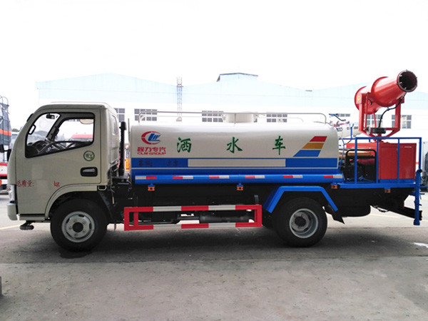 程力威牌CLW5070GPSE5型绿化喷洒车