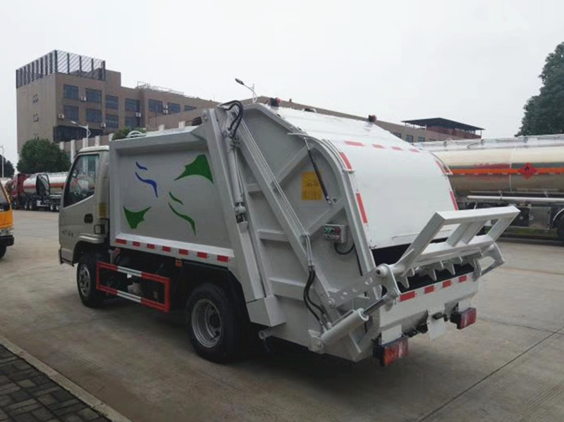 程力威牌CLW5040ZYSK5型压缩式垃圾车