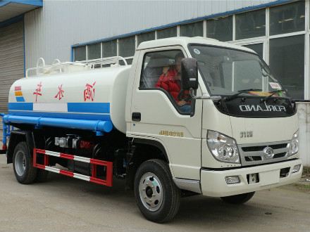 福田小型洒水车厂家