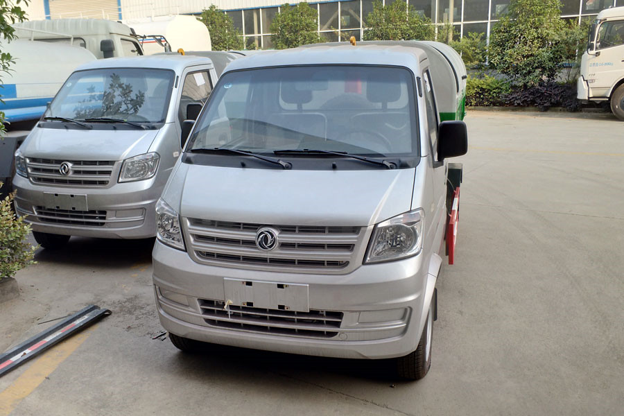 程力威牌CLW5021ZXX5型车厢可卸式垃圾车