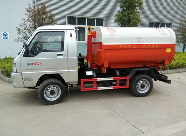 程力威牌CLW5030ZXXB5型车厢可卸式垃圾车