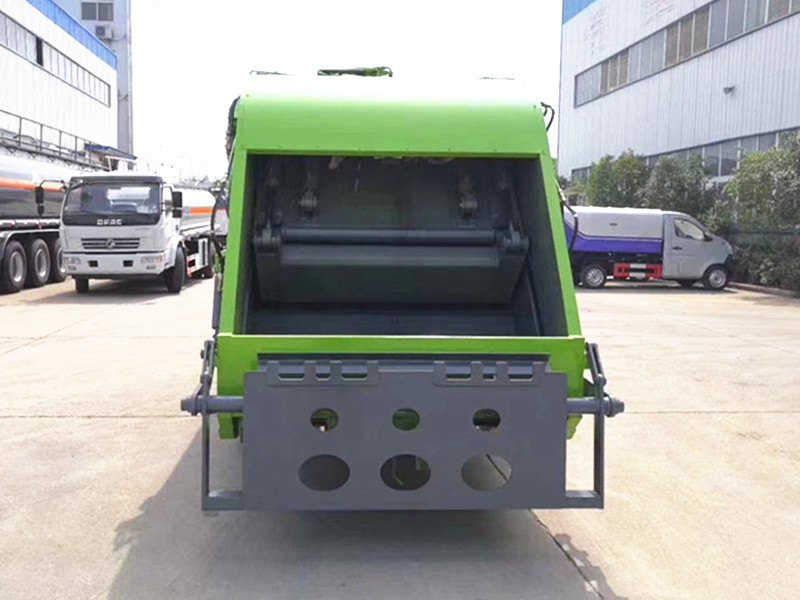 程力威牌CLW5070ZYST5型压缩式垃圾车