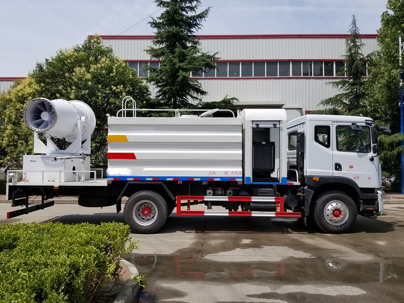 东风D9方罐抑尘车新车下线