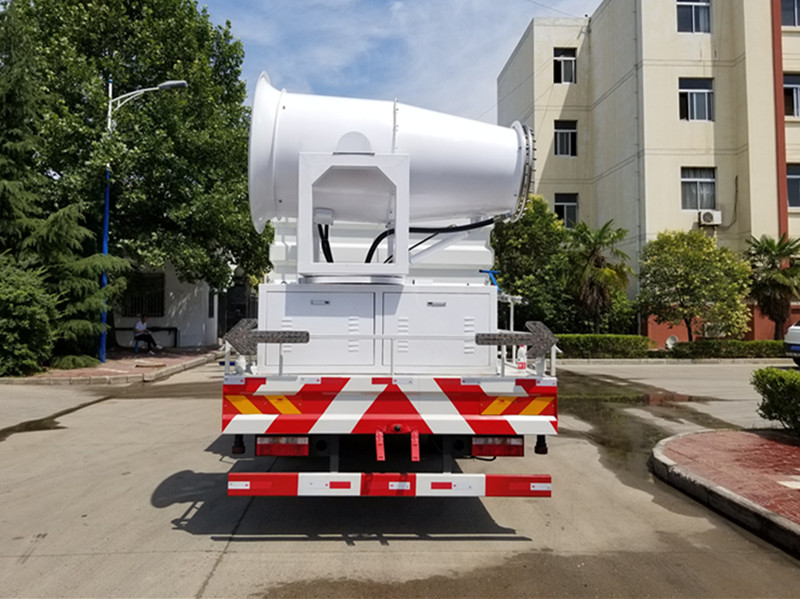 东风D9方罐抑尘车新车下线