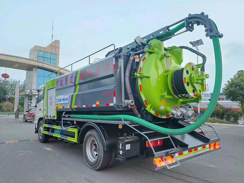 东风天锦下水道疏通清洗吸污车介绍