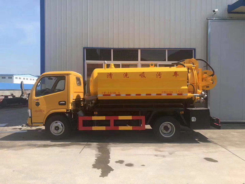东风小多利卡清洗吸污车