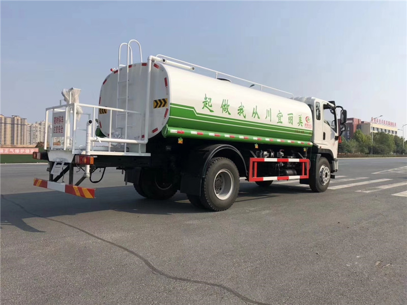 大运15方洒水车。买大运，行大运！