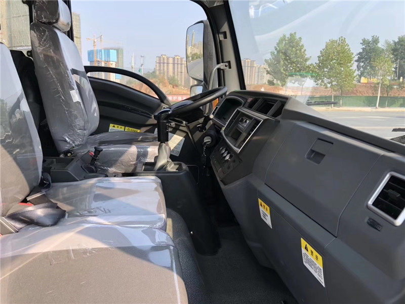 大运15方洒水车。买大运，行大运！