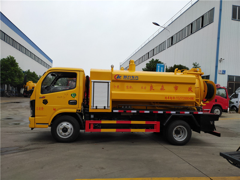 东风小多利清洗吸污车厂家