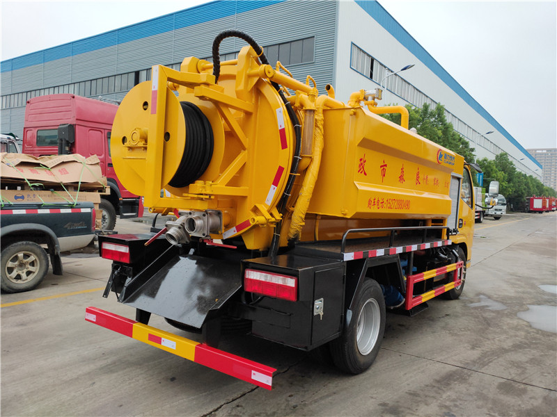 东风小多利清洗吸污车厂家