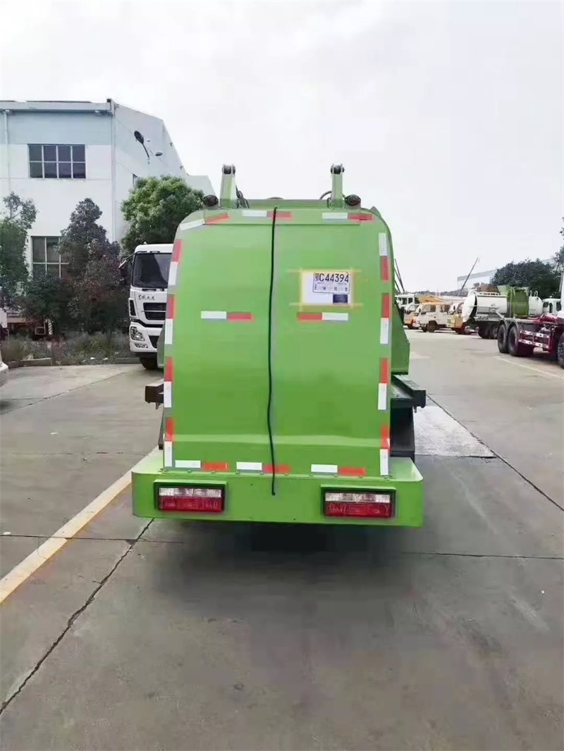 国六东风小多利卡餐厨垃圾车配置