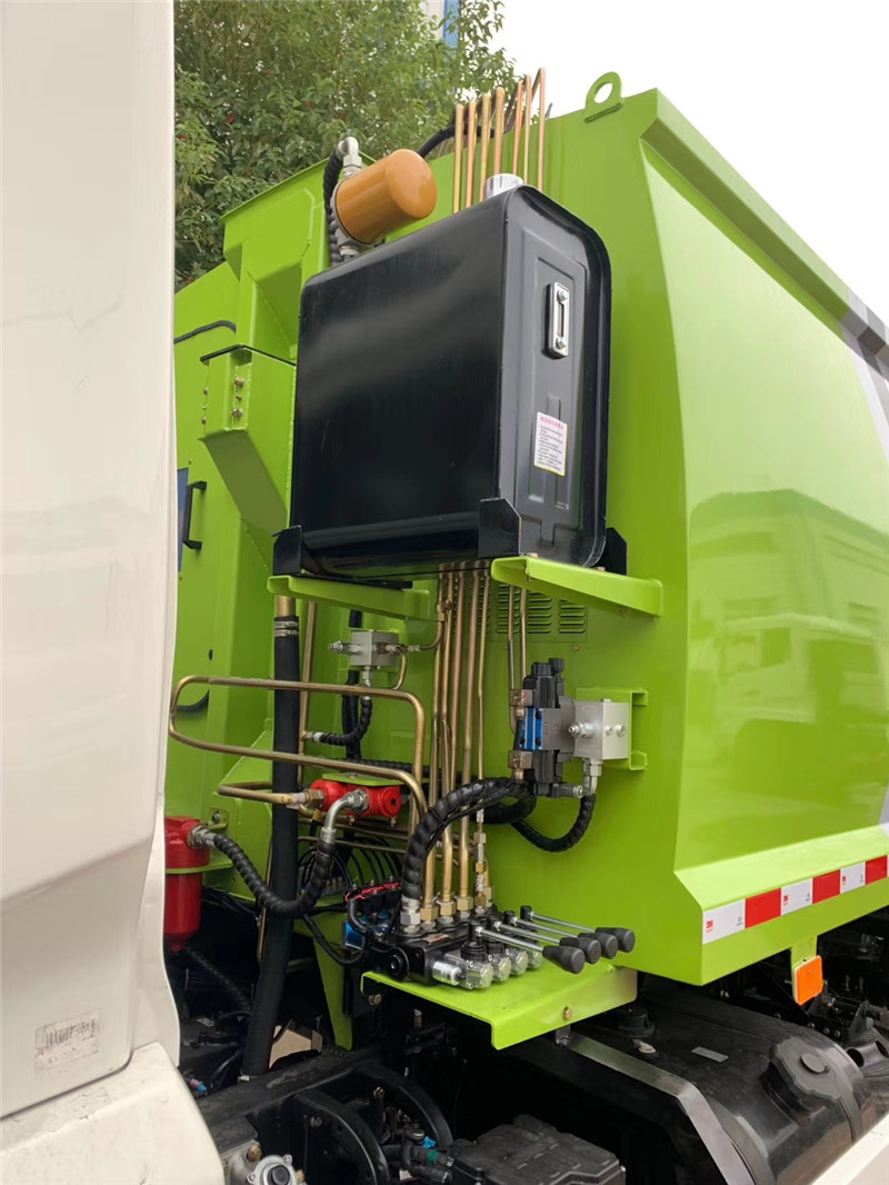 天锦智能压缩垃圾车，一款可以自动诊断故障的压缩垃圾车