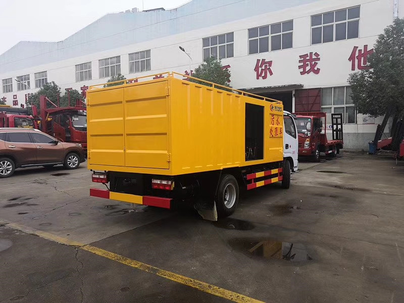 国六蓝牌污水处理车厂家直销电话：15272880490邹经理。