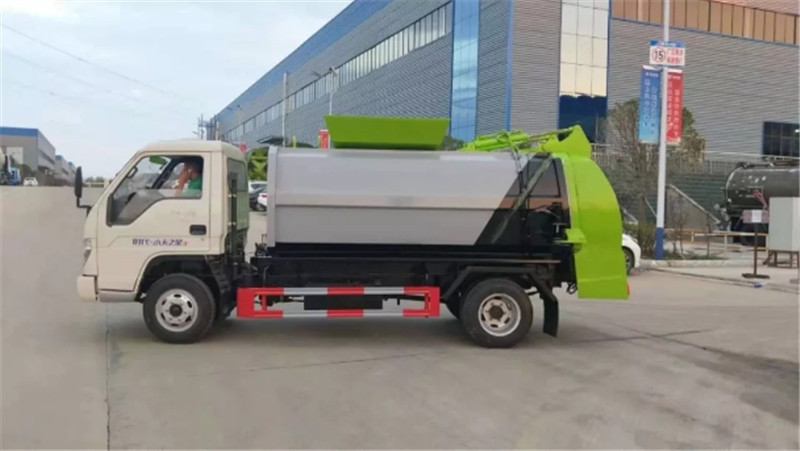 福田4方餐厨垃圾车厂家直销电话：152-7288-0490邹经理。