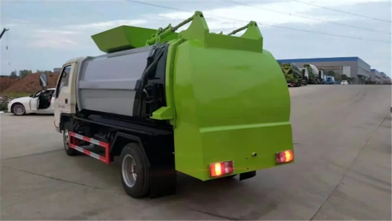福田4方餐厨垃圾车厂家直销电话：152-7288-0490邹经理。