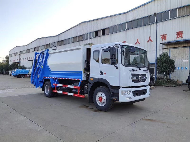 东风多利卡D9后装压缩式垃圾车双污水厢，双向压缩，卸料时带一键循环系统，司机不下车可完工卸料工作。尾部选装翻摆臂斗机构，选装遥控器操作。厂家直销电话：152-7288-0490邹经理。
