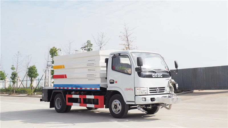 方罐新款洒水车
