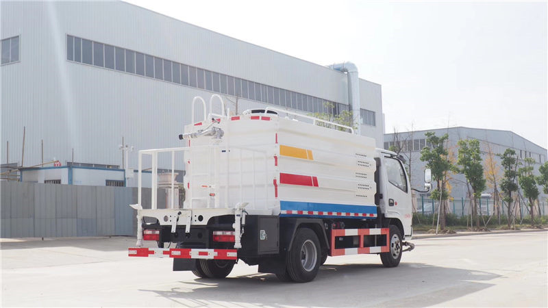 方罐新款洒水车