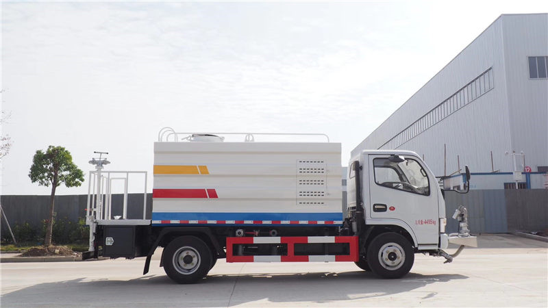 方罐新款洒水车