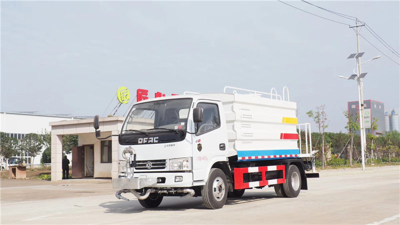 方罐新款洒水车
