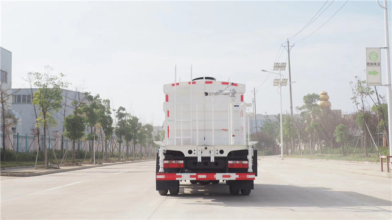 方罐新款洒水车