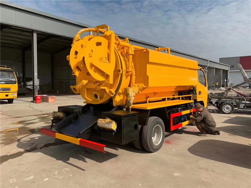 福瑞卡6方清洗吸污车厂家直销电话：152-7288-0490邹经理