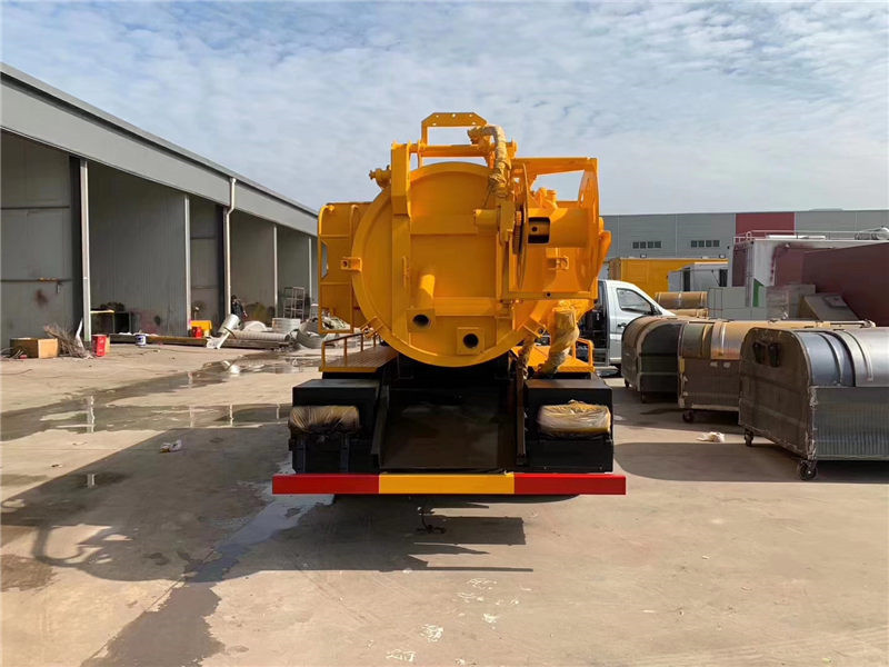 福瑞卡6方清洗吸污车厂家直销电话：152-7288-0490邹经理