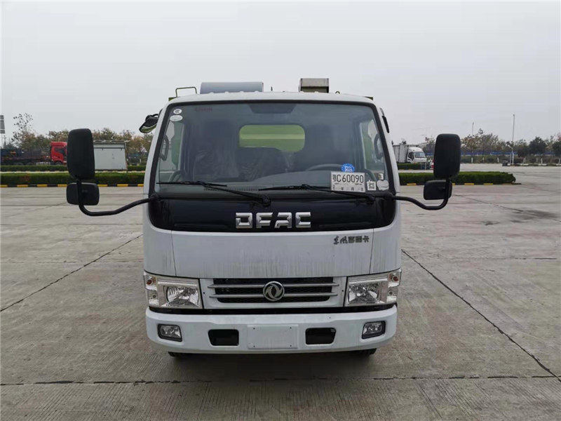 东风多利卡扫路车图片