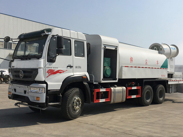 重汽喷雾洒水车