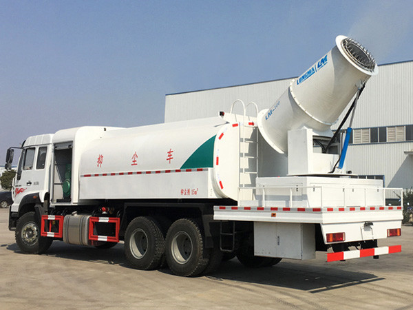 重汽喷雾洒水车