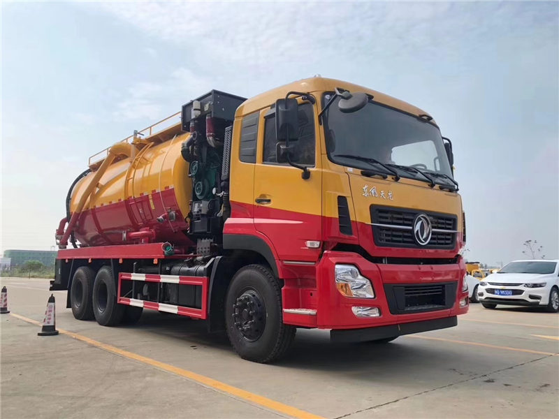 东风天龙清洗吸污车