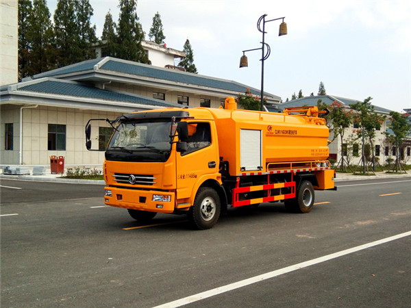 东风新款清洗吸污车