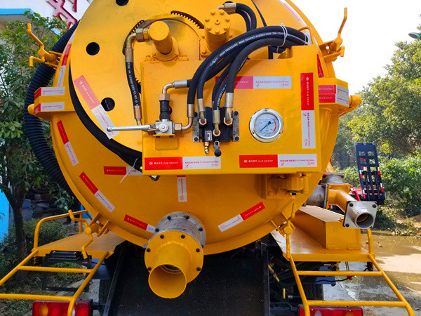 东风天锦14方清洗吸污车