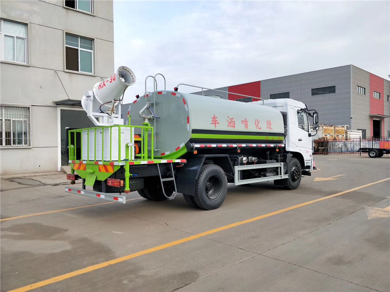 东风专底12方洒水车厂家直销电话：152-7288-0490邹经理。