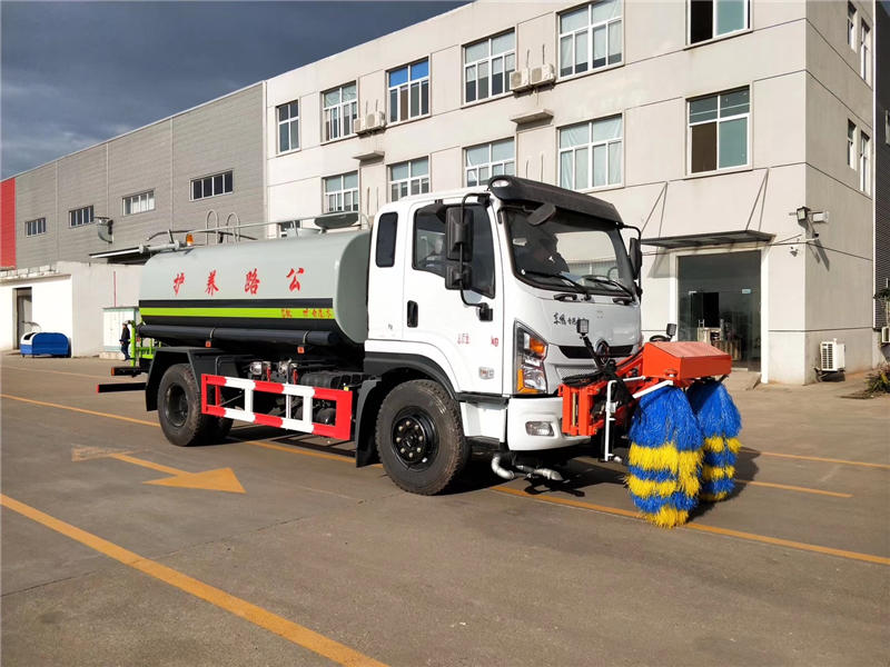 东风专底国六11.73方洒水车厂家直销电话：152-7288-0490邹经理。