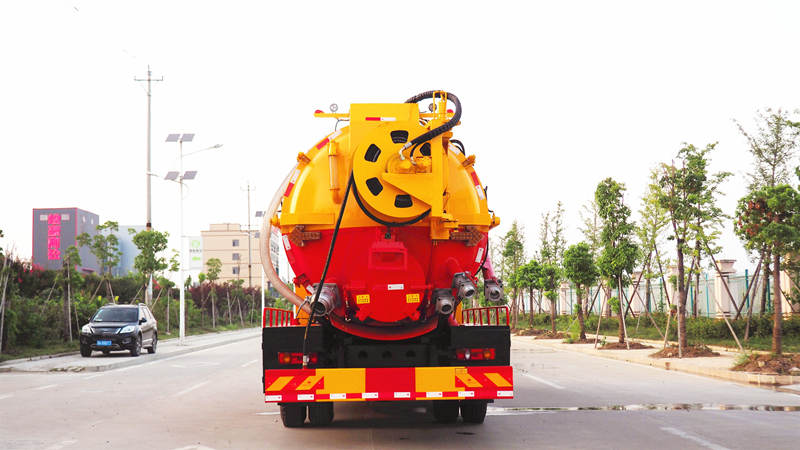 东风天锦23方清洗吸污车