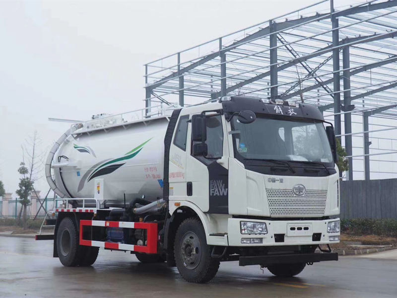 解放小型吸污车报价