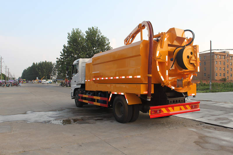 东风天锦高压清洗吸污车价格